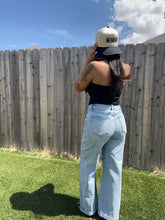 Load image into Gallery viewer, Mommin' Trucker Hat