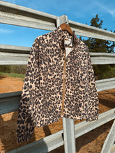Load image into Gallery viewer, The Leopard Wind Jacket