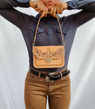 Load image into Gallery viewer, The Maddog Leather Waverly Purse