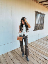 Load image into Gallery viewer, The Maddog Leather Waverly Purse