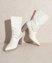 Load image into Gallery viewer, Cityscape Studded Boots