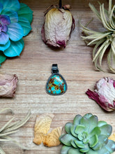 Load image into Gallery viewer, mj pendant