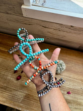 Load image into Gallery viewer, Smaller Pearls hair clips