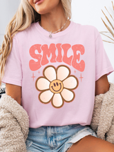 Load image into Gallery viewer, Daisy Smile Graphic Tee