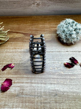 Load image into Gallery viewer, Smaller Pearls hair clips