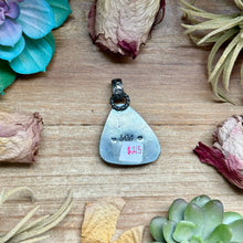 Load image into Gallery viewer, mj pendant triangle turquosei