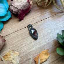 Load image into Gallery viewer, mj pendant wild horse small