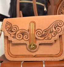 Load image into Gallery viewer, The Maddog Leather Waverly Purse