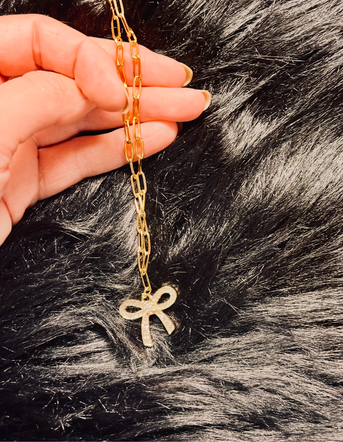 Bow Necklace