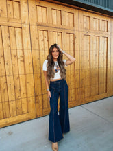 Load image into Gallery viewer, The Calgary Jeans