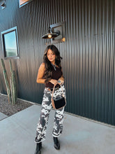 Load image into Gallery viewer, The Maddog Leather Rio Purse - black
