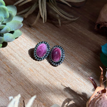Load image into Gallery viewer, MJ Dark Purple Spiny Oyster Oval Stud Earrings with Beaded Wire