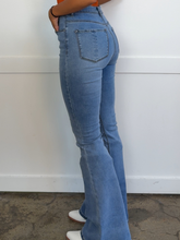 Load image into Gallery viewer, Danny Medium Wash Flare Jeans