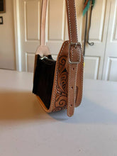 Load image into Gallery viewer, The Maddog Leather Rio Purse - black