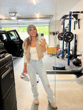 Load image into Gallery viewer, Amber 90s Vintage Boyfriend Jeans Light Wash