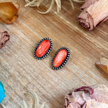 Load image into Gallery viewer, Red Spiny Oyster Beaded Border Stud Earrings – Option 1