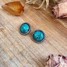 Load image into Gallery viewer, Round Turquoise Rope Border Stud Earrings – Option 2