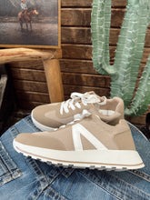 Load image into Gallery viewer, The Sabine Sneakers