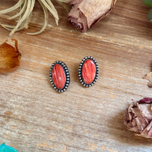 Load image into Gallery viewer, Red Spiny Oyster Beaded Border Stud Earrings – Option 2