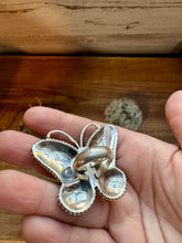 Load image into Gallery viewer, Butterfly ring -size 7.5 - pink conch and sterling silver