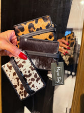 Load image into Gallery viewer, Cowhide Card Holder