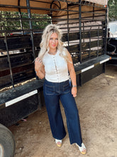 Load image into Gallery viewer, The Reno Jeans