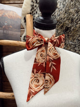 Load image into Gallery viewer, The Rose Twilly