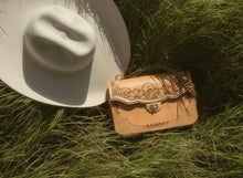 Load image into Gallery viewer, The Maddog Leather Clancy Purse