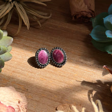 Load image into Gallery viewer, MJ Dark Purple Spiny Oyster Oval Stud Earrings with Beaded Wire