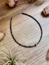 Load image into Gallery viewer, 14-Inch Dyed Brown Shell Choker