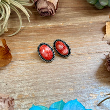 Load image into Gallery viewer, Oval Red Spiny Oyster Rope Border Stud Earrings – Option 1