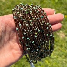 Load image into Gallery viewer, Turquoise &amp; Copper Glass Bead Choker 14”