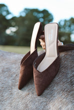 Load image into Gallery viewer, The Kitten Heel- Chocolate