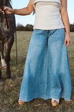 Load image into Gallery viewer, The Wide Leg Jeans