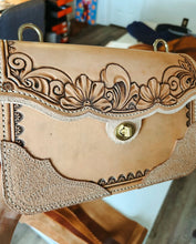 Load image into Gallery viewer, The Maddog Leather Clancy Purse