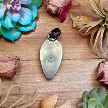 Load image into Gallery viewer, mj black jack pendant