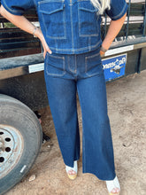 Load image into Gallery viewer, The Reno Jeans