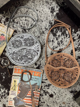 Load image into Gallery viewer, The Que Chula Redondo Leather Tooled Purse {6 Colors}