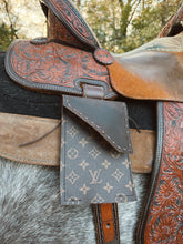 Load image into Gallery viewer, The Luxe Saddle Phone Holder