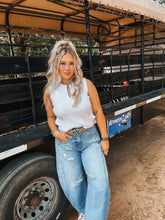 Load image into Gallery viewer, The Wilson Barrel Jeans