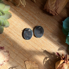 Load image into Gallery viewer, MJ Dark Purple Spiny Oyster Oval Stud Earrings with Beaded Wire