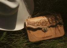 Load image into Gallery viewer, The Maddog Leather Clancy Purse