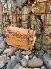 Load image into Gallery viewer, The Maddog Leather Clancy Purse