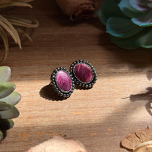 Load image into Gallery viewer, MJ Dark Purple Spiny Oyster Oval Stud Earrings with Beaded Wire