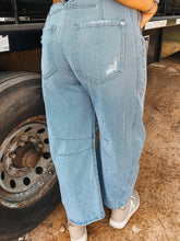 Load image into Gallery viewer, The Wilson Barrel Jeans