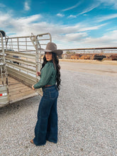 Load image into Gallery viewer, The Cheyenne Jeans