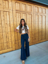 Load image into Gallery viewer, The Calgary Jeans