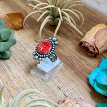 Load image into Gallery viewer, Mj Red Spiny Oyster Ornamental Adjustable Ring