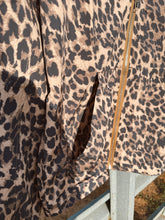 Load image into Gallery viewer, The Leopard Wind Jacket