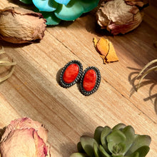 Load image into Gallery viewer, MJ Red Spiny Oyster Stud Earrings with Twisted Rope Border